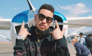 AKA shows appreciation to commited fan
